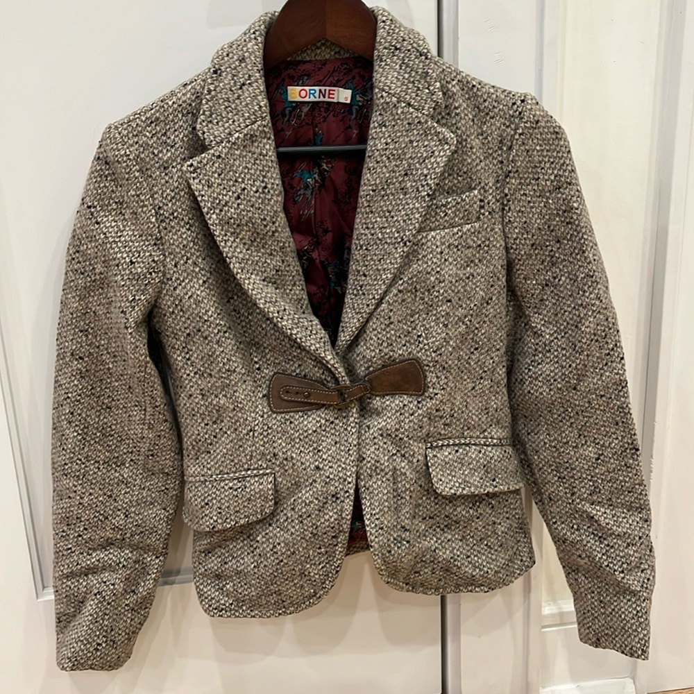 Short tweed blazer with fun cowboy lining
